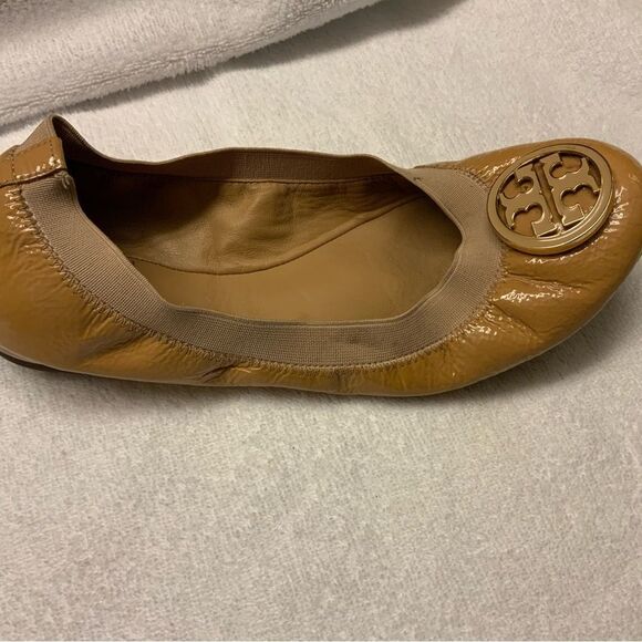 Tory Burch Caroline Ballet Flats Women’s Size 7M Beige Patent Leather - Picture 2 of 9